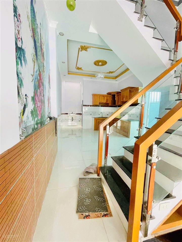 Chủ gởi bán nhà 1trệt 1lầu kdc hoá an, 72m2 gần nhà hàng sông quê sổ riêng thổ cư 100% 3pn đường 6m