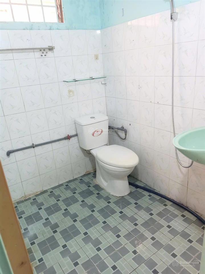 Chủ gởi em bán nhà 1 trệt 1 lầu bửu hoà ngay chợ đồn, 3x10=28m2, sổ riêng, thổ cư 100%, 2pn