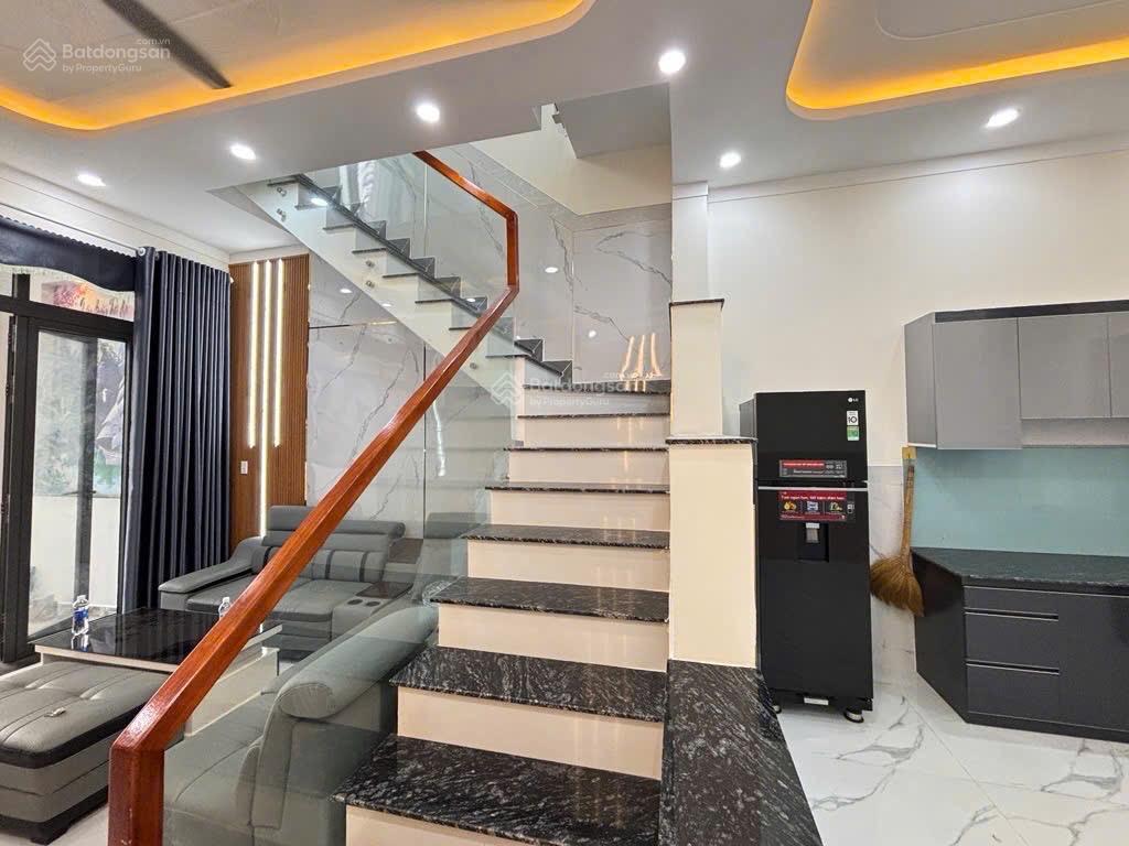 Chủ gủi bán nhà hoá an đã hoàn công 4,5x30=130 mặt tiền kd đường hoàng minh chánh đậu 3 ô tô,shr