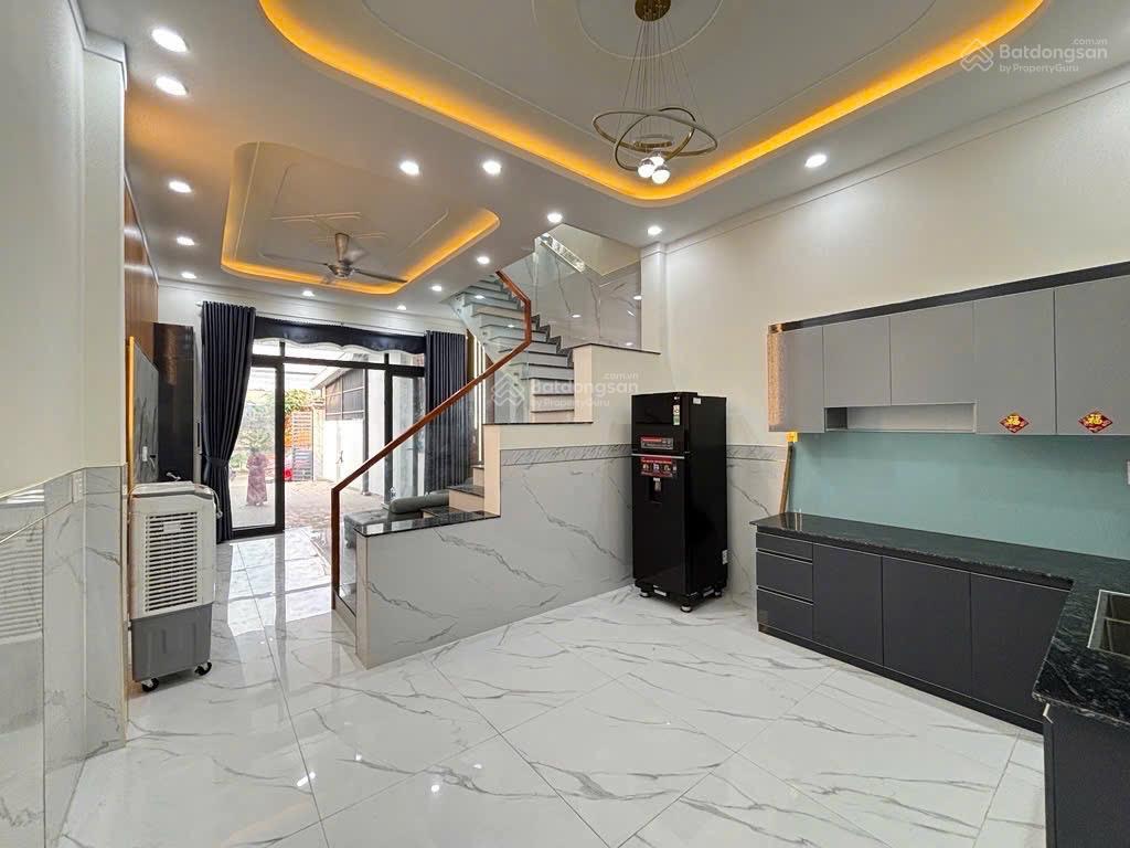 Chủ gủi bán nhà hoá an đã hoàn công 4,5x30=130 mặt tiền kd đường hoàng minh chánh đậu 3 ô tô,shr