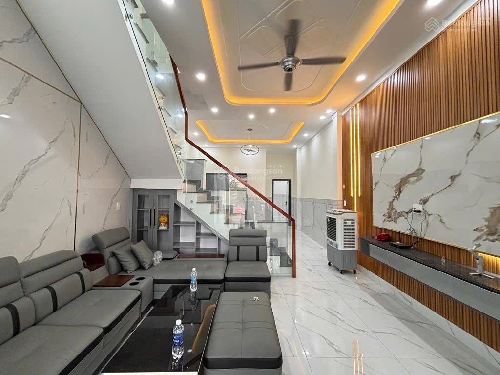 Chủ gủi bán nhà hoá an đã hoàn công 4,5x30=130 mặt tiền kd đường hoàng minh chánh đậu 3 ô tô,shr