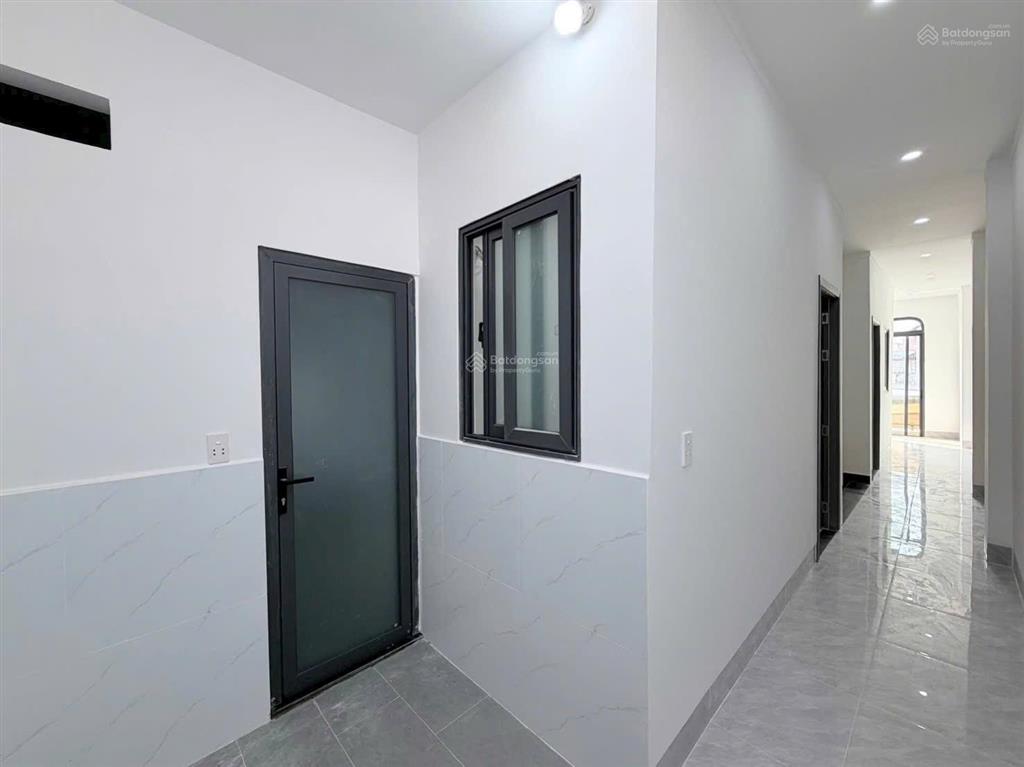 Chủ gửi bán nhà 1 lầu 1 trệt hoàn công mới xây p. hoá an, 4x16=64m2, đường xe hơi, hỗ trợ vay