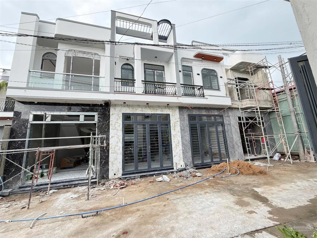 Em chính chủ cần báncăn nhà 1 trệt 1 lầu p.hố nai ngay giáo xứ bắc hải,4x16=65m2,sổ riêng, đường 6m