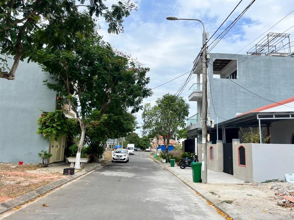 Chủ gửi bán lô đất sát biển, đường lý văn phức, ngũ hành sơn, đn 97.5m2/ 5tỷ25. 300m là biển