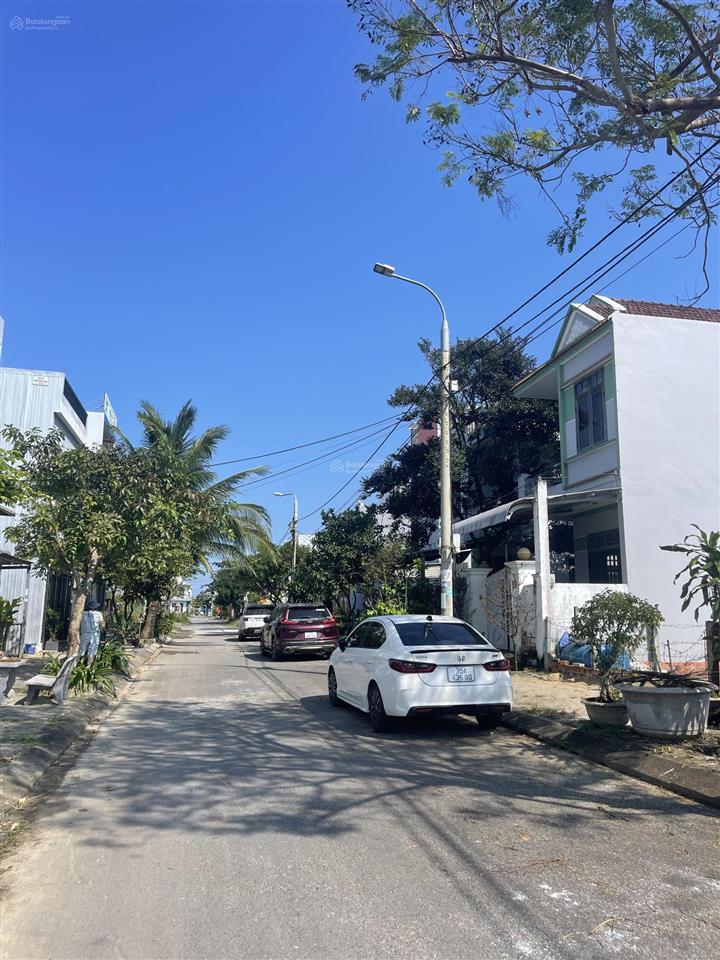 Bán lô đất biển tân trà, dt 100m2 ( 5x20 ) sạch đẹp, cách bãi tắm khoảng 400m. giá cực tốt 4.6 tỷ