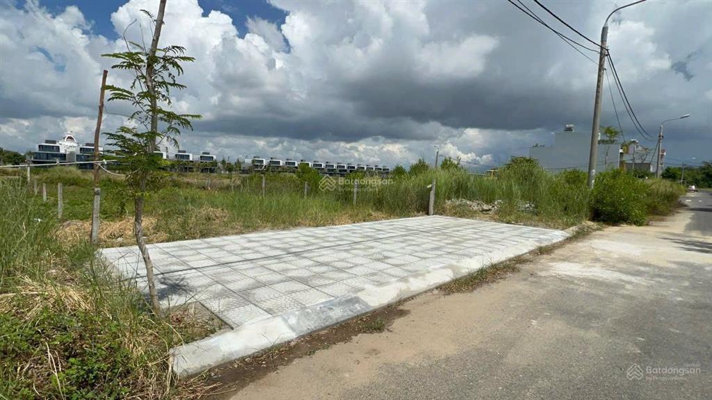 Cắt lỗ cần ra nhanh lô đất biển tân trà trục 7m5  view công viên. giá chỉ 4tỷ450 /100m2 sạch đẹp