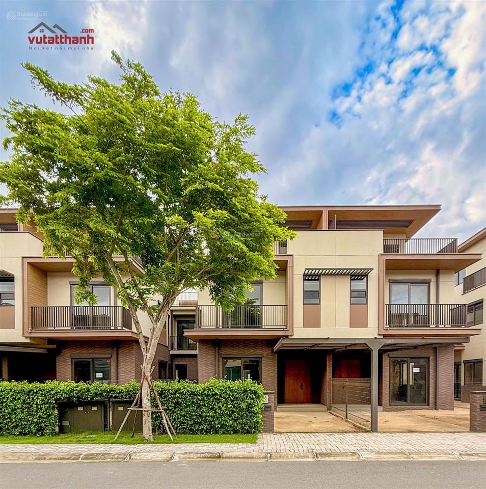 Nhà phố izumi city sổ hồng riêng, 7x20.5 500m ra quảng trường và mall. xem nhà 0932 038 ***