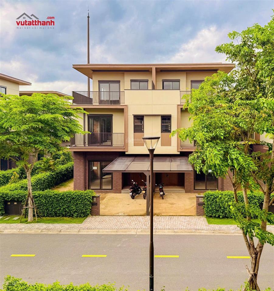 Nhà phố izumi city sổ hồng riêng, 7x20.5 500m ra quảng trường và mall. xem nhà 0932 038 ***