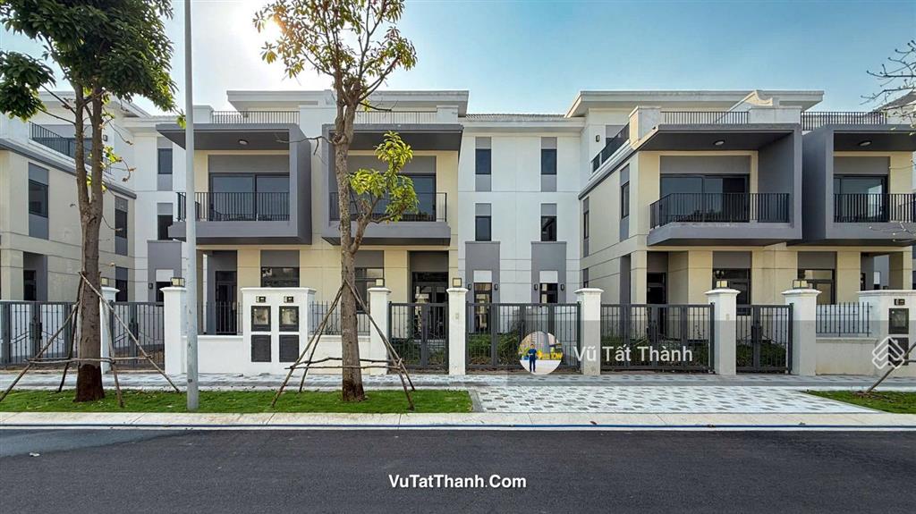 Nhà phố aqua city 8x20 ngay clubhouse 8.2 tỉ, đã có thông báo nộp sổ hồng.  0932 038 ***