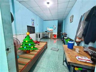 Nhà mt đường 40 linh đông gần chợ thủ đức hẻm oto nhà nát tiện về xây mới sổ hồng