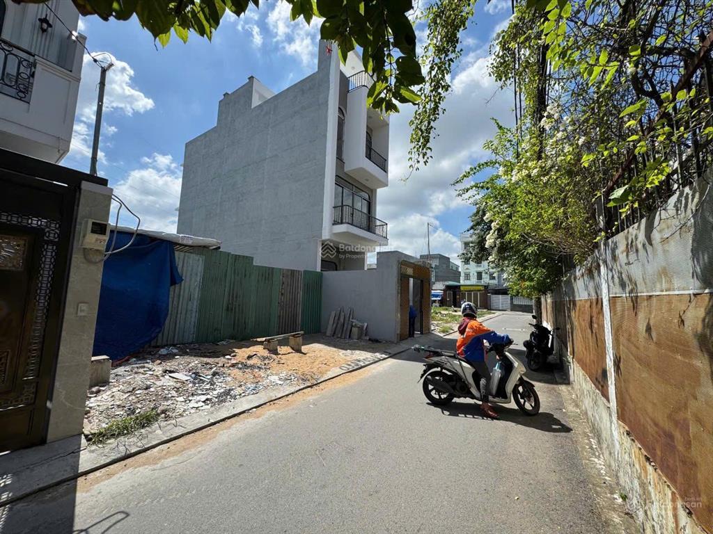 Đất hẻm thông đường số 11 trường thọ khu dân trí gần metro sổ hồng xây tư do