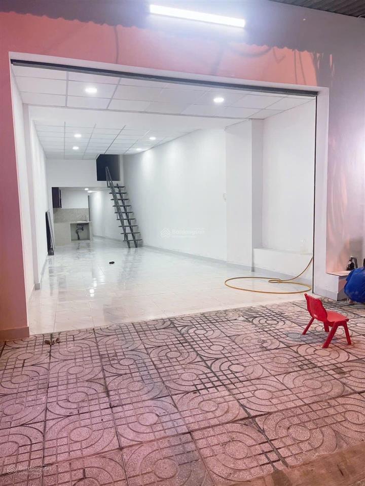 Nhà mặt tiền lý tế xuyên gần ngã 5 linh đông khu sầm uất kinh doanh tốt sổ hồng đang cho thuê 11tr