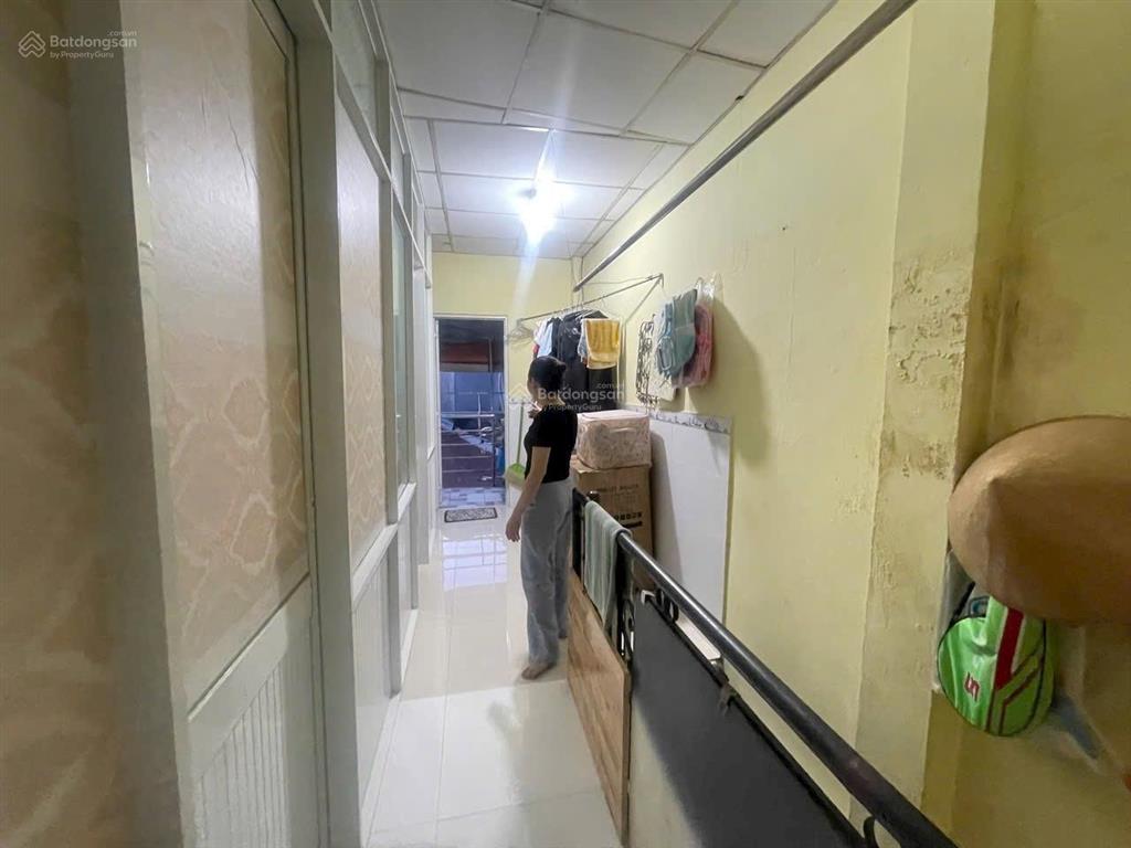 Nhà lầu đường tô ngọc vân sát phạm văn đồng, hẻm thông khu dân cư