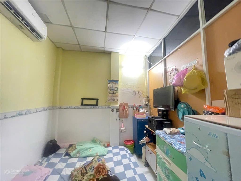 Nhà lầu đường tô ngọc vân sát phạm văn đồng, hẻm thông khu dân cư
