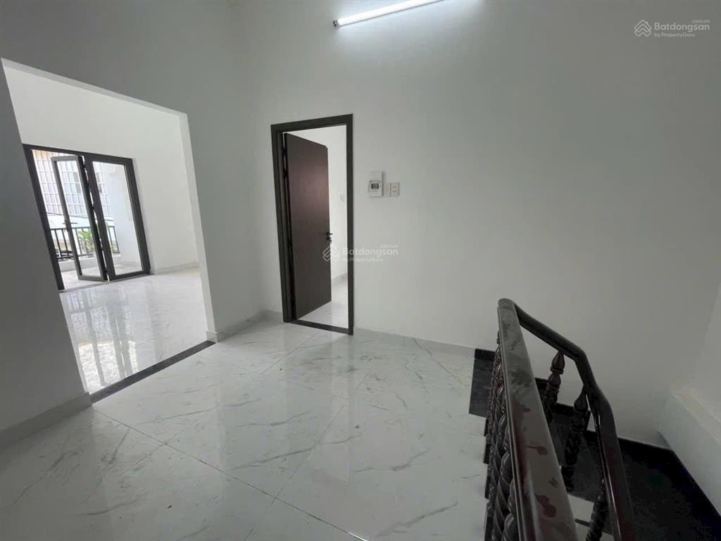 Nhà lầu hẻm oto đường kha vạn cân gần chợ thủ đức linh đông sổ hồng sát mặt tiền