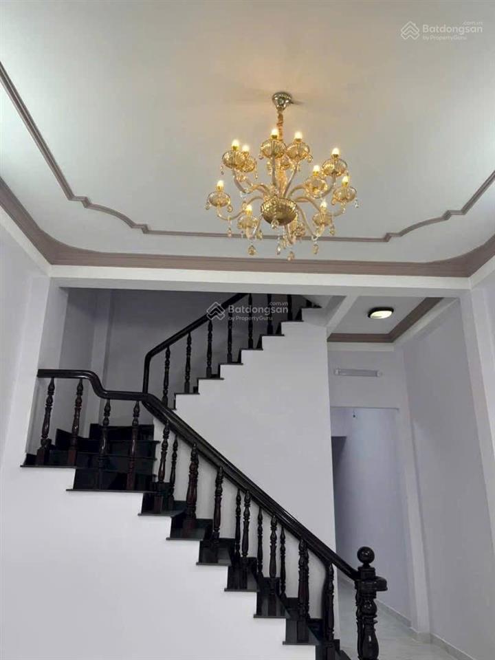 Nhà 5 tầng gần đh ngân hàng, đh cảnh sát 5p hẻm oto khu trung tâm sổ hoàn công đủ
