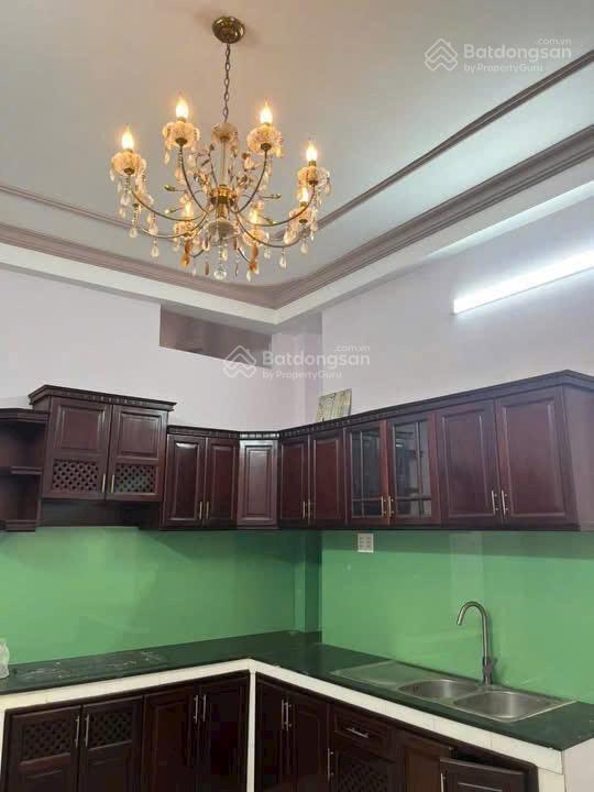 Nhà 5 tầng gần đh ngân hàng, đh cảnh sát 5p hẻm oto khu trung tâm sổ hoàn công đủ