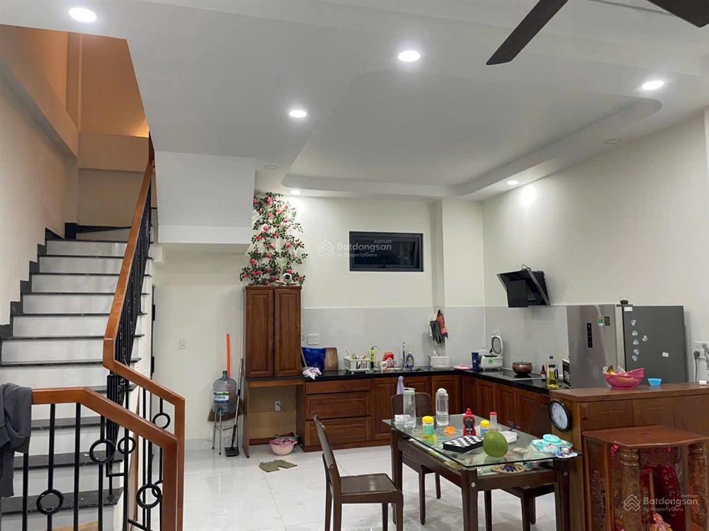 Nhà 3 tầng khu trung tâm thủ đức sát đh spkt vincom, nhà văn hoá sổ hồng hoàn công