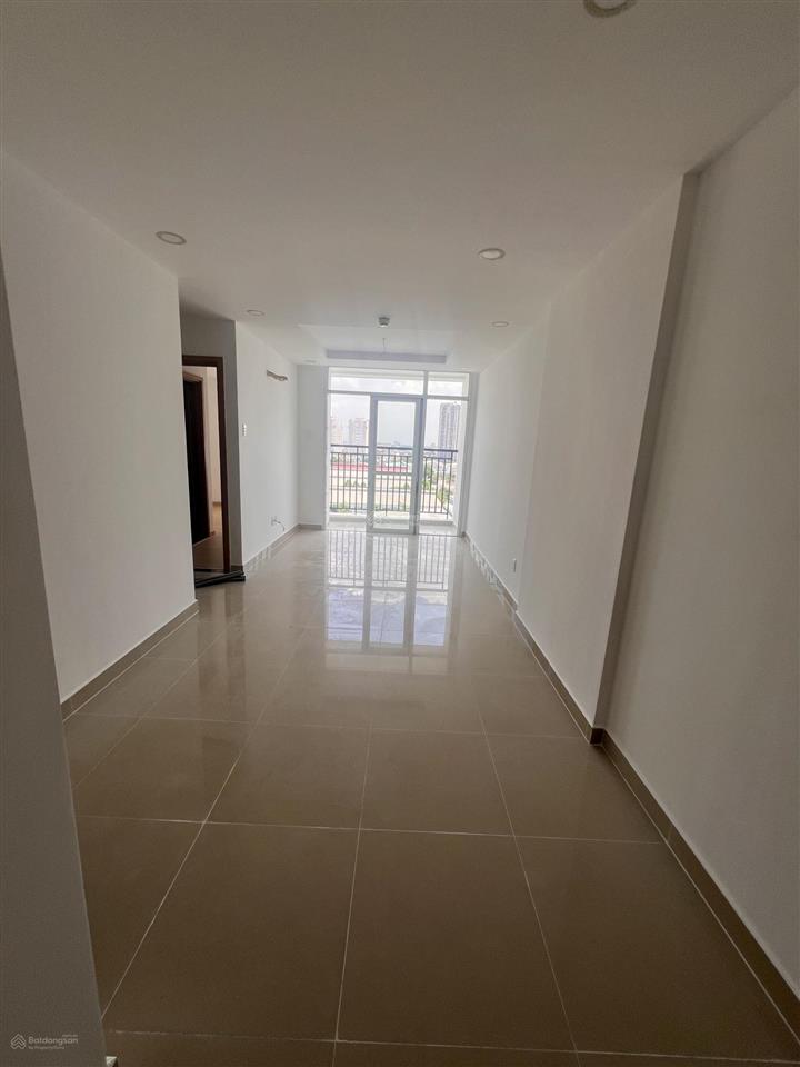 Chính chủ cần tiền bán gấp căn hộ him lam phú đông view hồ bơi đông nam mát mẻ giá 3ty5