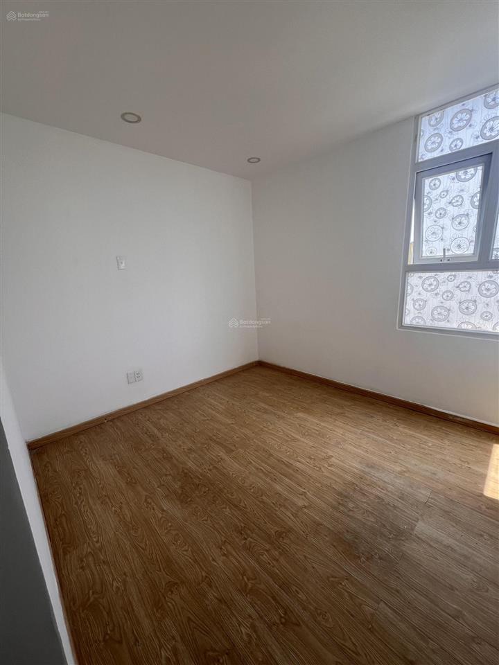 Chính chủ cần tiền bán gấp căn hộ him lam phú đông view hồ bơi đông nam mát mẻ giá 3ty5