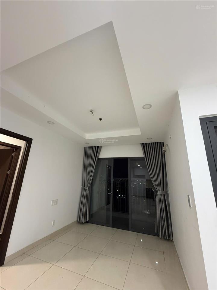 Cho thuê căn view hồ bơi số 15 đông bắc, nhận nhà ở liền.  0932 796 ***