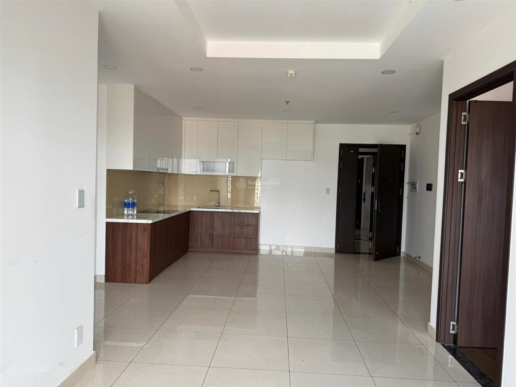 Cho thuê căn view hồ bơi số 15 đông bắc, nhận nhà ở liền.  0932 796 ***