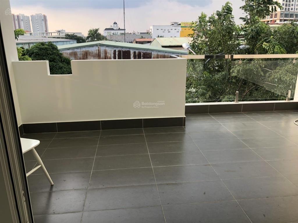 Chủ cần bán gấp nhà phố him lam giá 9,9 tỷ thương lượng sổ sẵn công chứng liền.  0932 796 ***