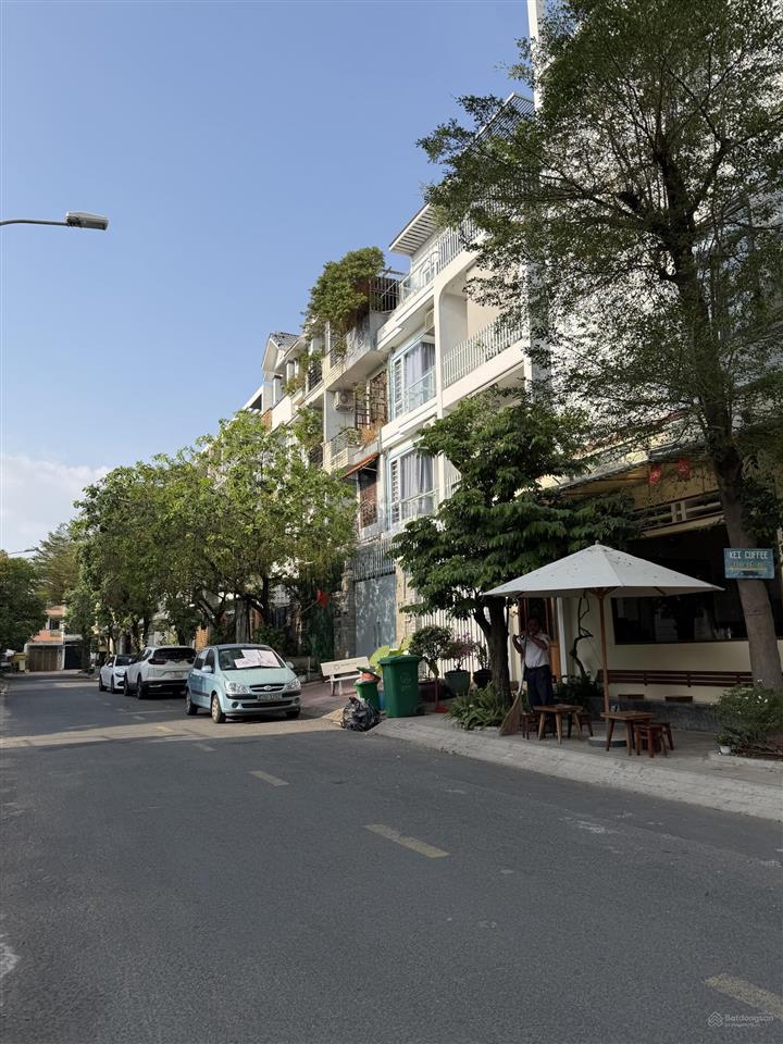 Bán nhà 5 tầng 80m2 (4x20) đầy đủ nội thất cao cấp chỉ 18.6 tỷ. đường cao đức lân quận 2. siêu đẹp.