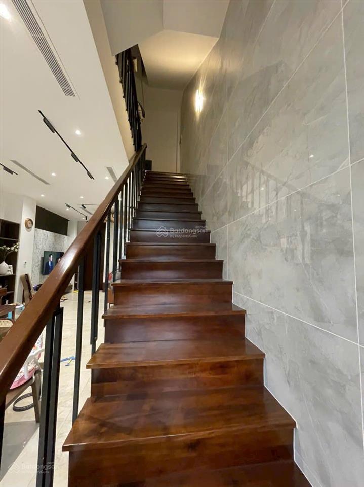 Bán nhà 5 tầng 80m2 (4x20) đầy đủ nội thất cao cấp chỉ 18.6 tỷ. đường cao đức lân quận 2. siêu đẹp.