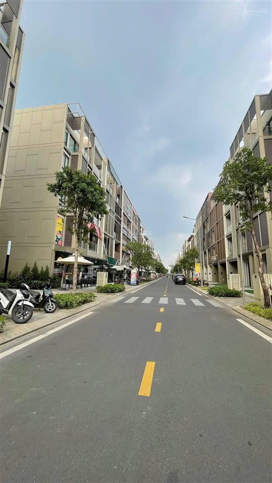 Bán nhà 6x18m 4 tầng full nội thất cao cấp chỉ 17 tỷ tl đường đỗ xuân hợp, ngay global city