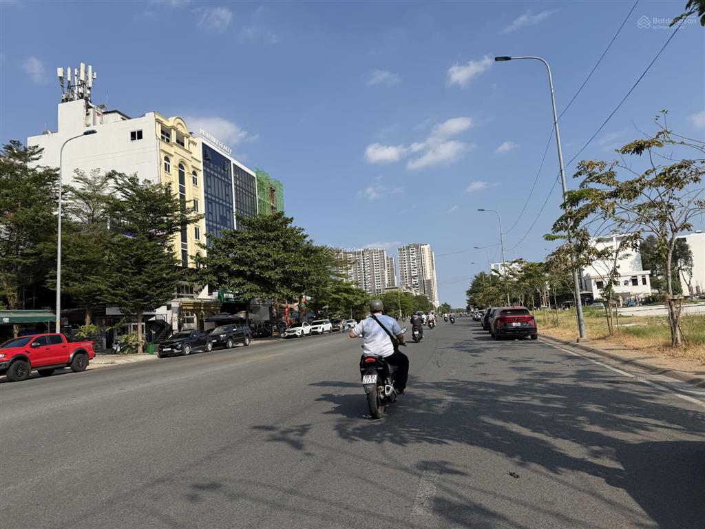 Bán lô đất 160m2 (8x20) 42 tỷ còn bớt. nhánh mặt tiền đường trương văn bang, tml quận 2.