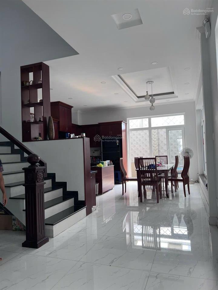 Bán gấp căn 4 tầng 180m2 (10x18) full nội thất 18.9 tỷ tl. ngay global city đường liên phương.