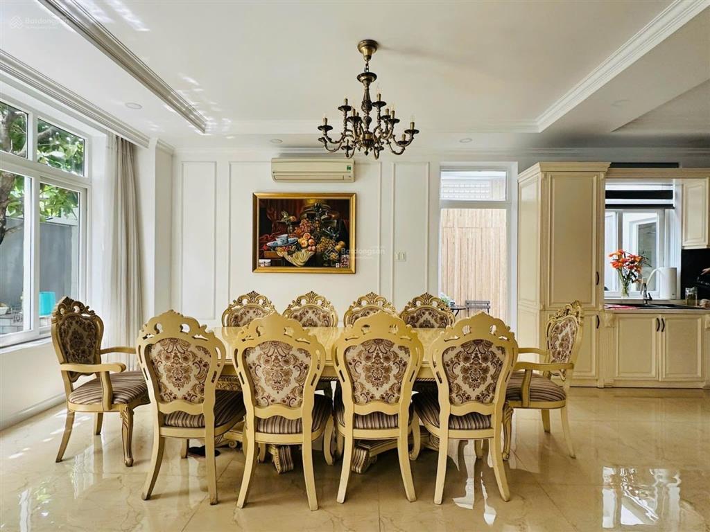 Bán căn nhà 10x20 hầm 4 tầng full nội thất cao cấp 52 tỷ. giá ngộp cần bán gấp.