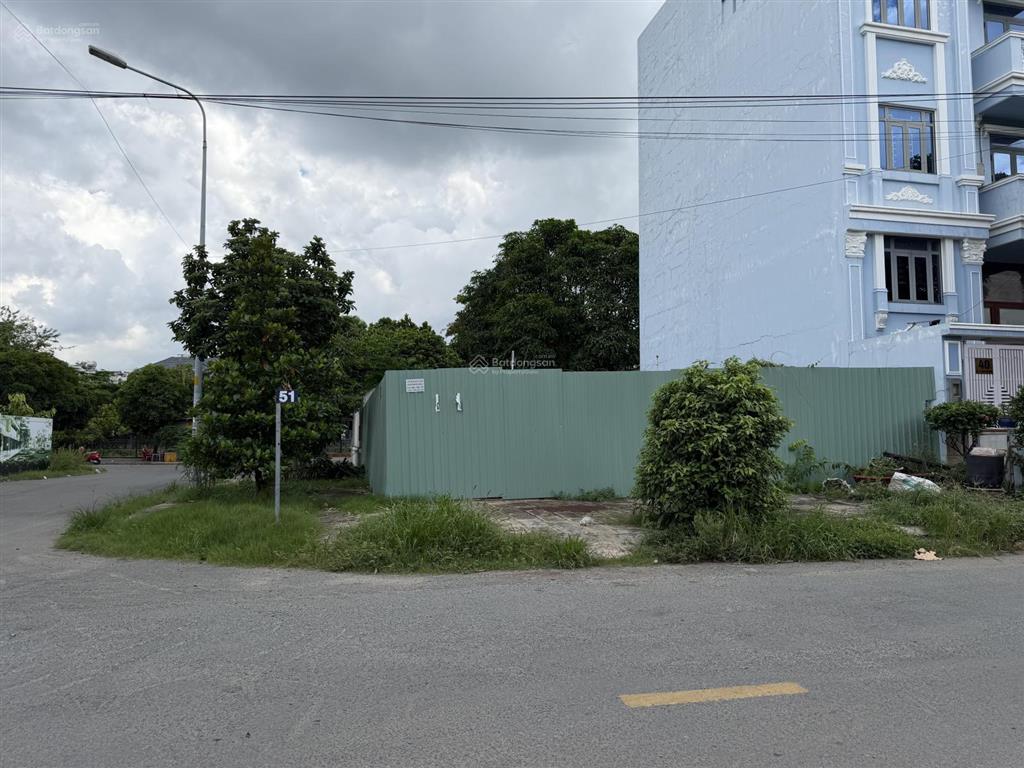 Bán lô góc 222m2 trục chính kdc phú nhuận, bình trưng đông q2. view sông lakeview city. xây 5 tầng.