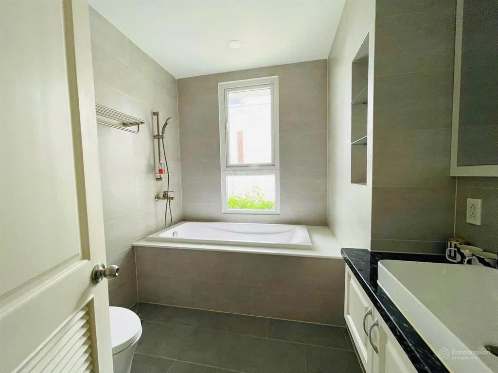Chủ giảm giá bán biệt thự 5 tầng 400m2 sử dụng 30,6 tỷ tl. ngay vòng xoay an phú quận 2.