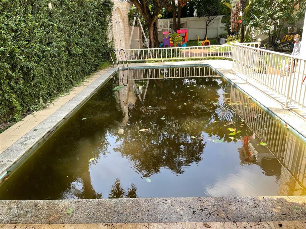 Bán biệt thự cũ 370m2 (14x29) hồ bơi sân vườn chỉ 61 tỷ. mặt đường nguyễn văn hưởng, thảo điền