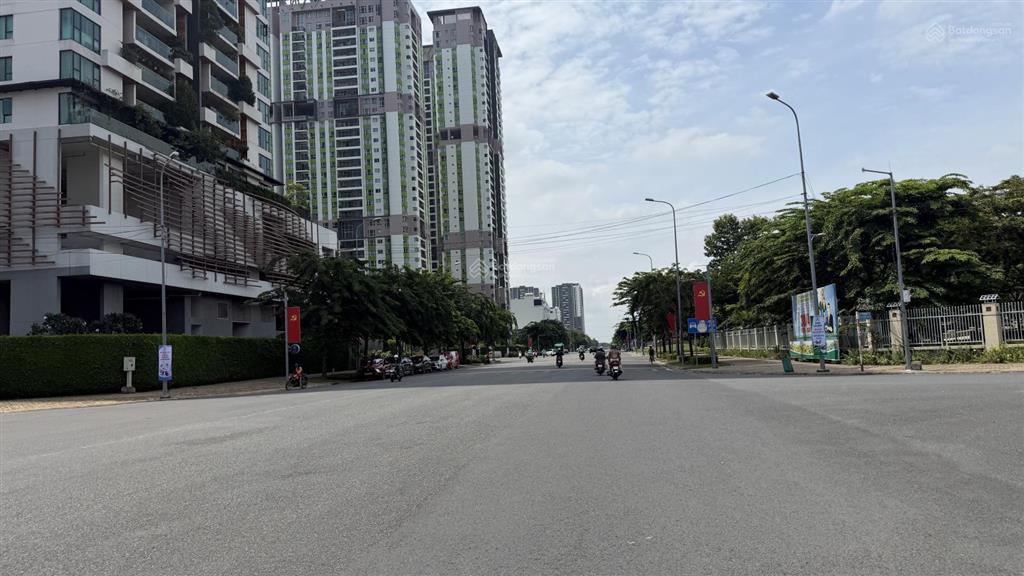 Không có lô thứ 2 rẻ hơn. chủ ngộp gửi bán gấp 160m2 xây được 7 tầng giá 32.2 tỷ. trương văn bang.