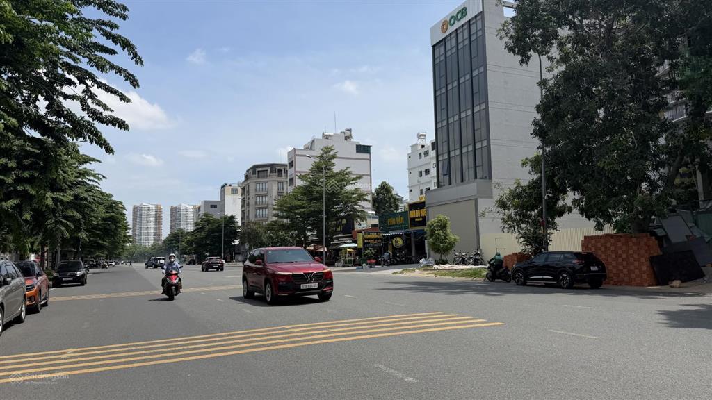 Không có lô thứ 2 rẻ hơn. chủ ngộp gửi bán gấp 160m2 xây được 7 tầng giá 32.2 tỷ. trương văn bang.