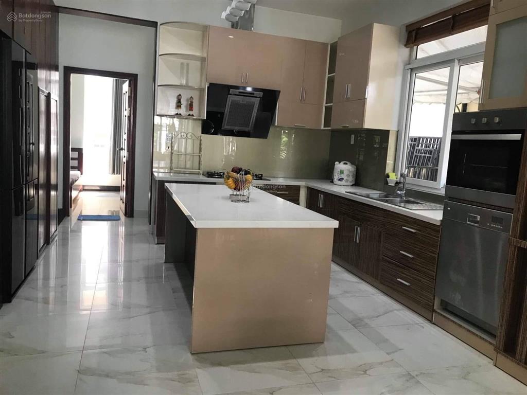 Bán căn nhà 4 tầng full nội thất cao cấp, 400m2 sàn chỉ 29,9 tỷ. đường quốc hương, thảo điền.