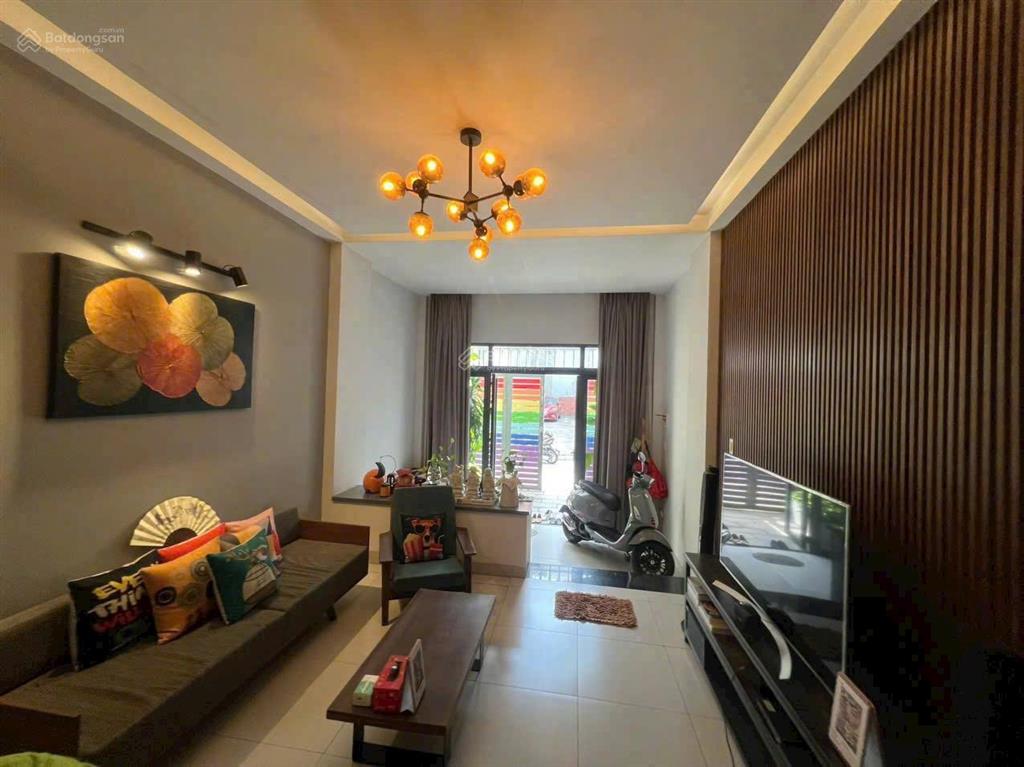 Bán nhà 5 tầng 80m2 (4x20) đầy đủ nội thất cao cấp chỉ 18.6 tỷ. đường cao đức lân quận 2. siêu đẹp.