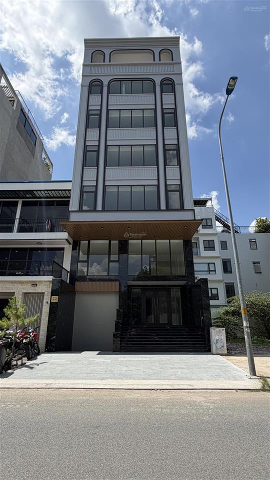 Chuyển nhượng toà nhà vp 8 tầng 1000m2 sàn giá 89 tỷ. mt đường tạ hiện, phường thạnh mỹ lợi quận 2.