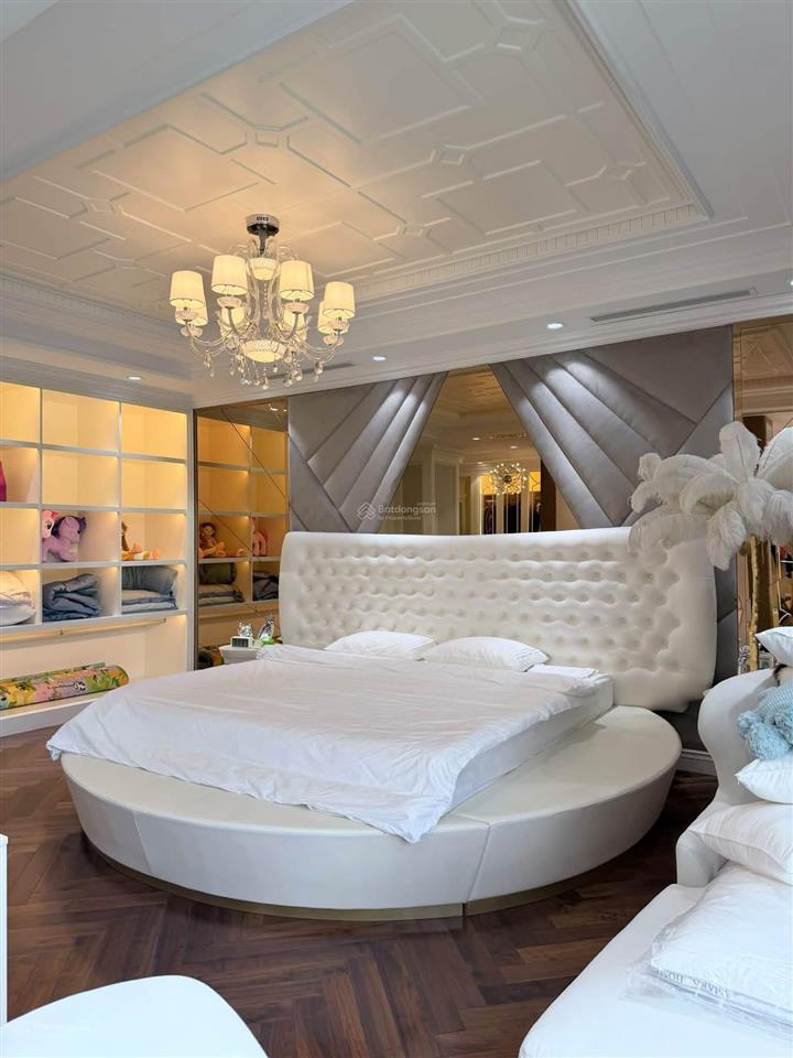 Bán căn nhà hồ bơi sân vườn cao cấp thảo điền 360m2 (14x26m) 4 tầng 62 tỷ. đường quốc hương quận 2