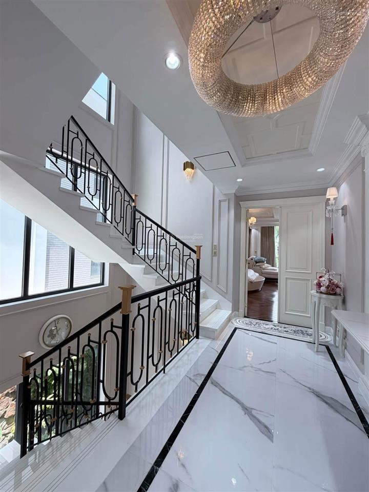 Bán căn nhà hồ bơi sân vườn cao cấp thảo điền 360m2 (14x26m) 4 tầng 62 tỷ. đường quốc hương quận 2