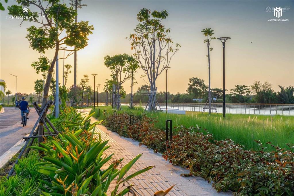 Cắt lỗ 18 tỷ nhà phố 5 tầng phân khu soho global city. trục chính 20m kết nối thẳng khu điều hành