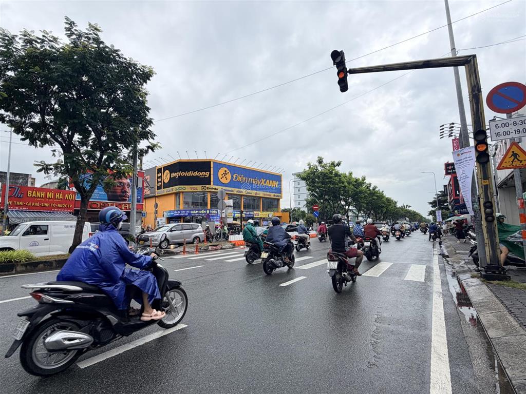 Bán nhà mt trần não, bình an, quận 2. ngay đầu cầu sg, vòng xoay. nhà 3 tầng tiện xây mới. 59 tỷ