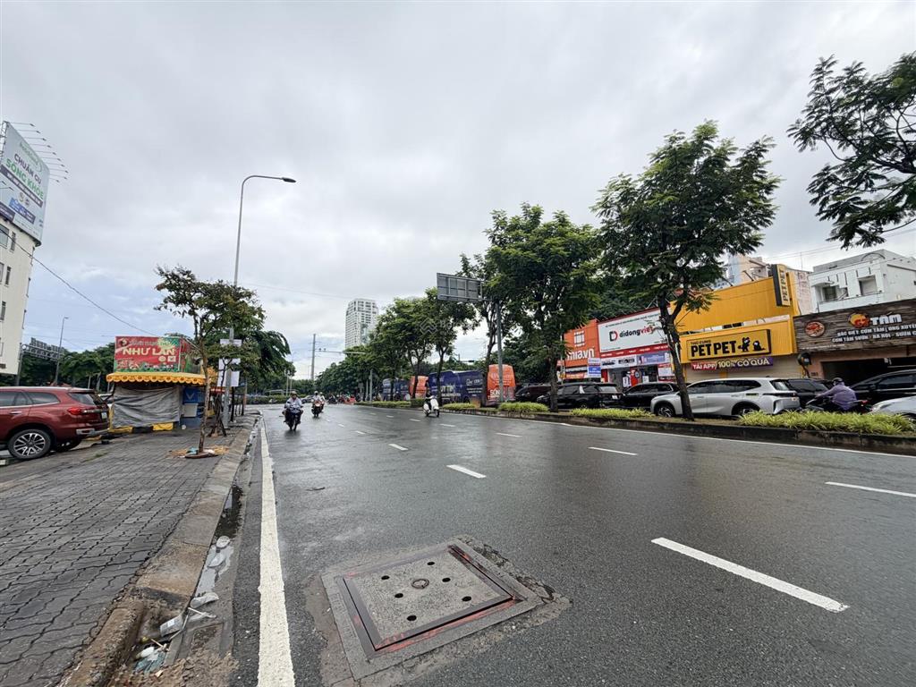 Bán nhà mt trần não, bình an, quận 2. ngay đầu cầu sg, vòng xoay. nhà 3 tầng tiện xây mới. 59 tỷ