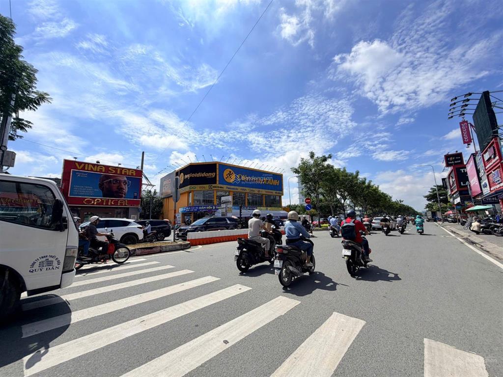 Bán nhà mt trần não, bình an, quận 2. ngay đầu cầu sg, vòng xoay. nhà 3 tầng tiện xây mới. 59 tỷ