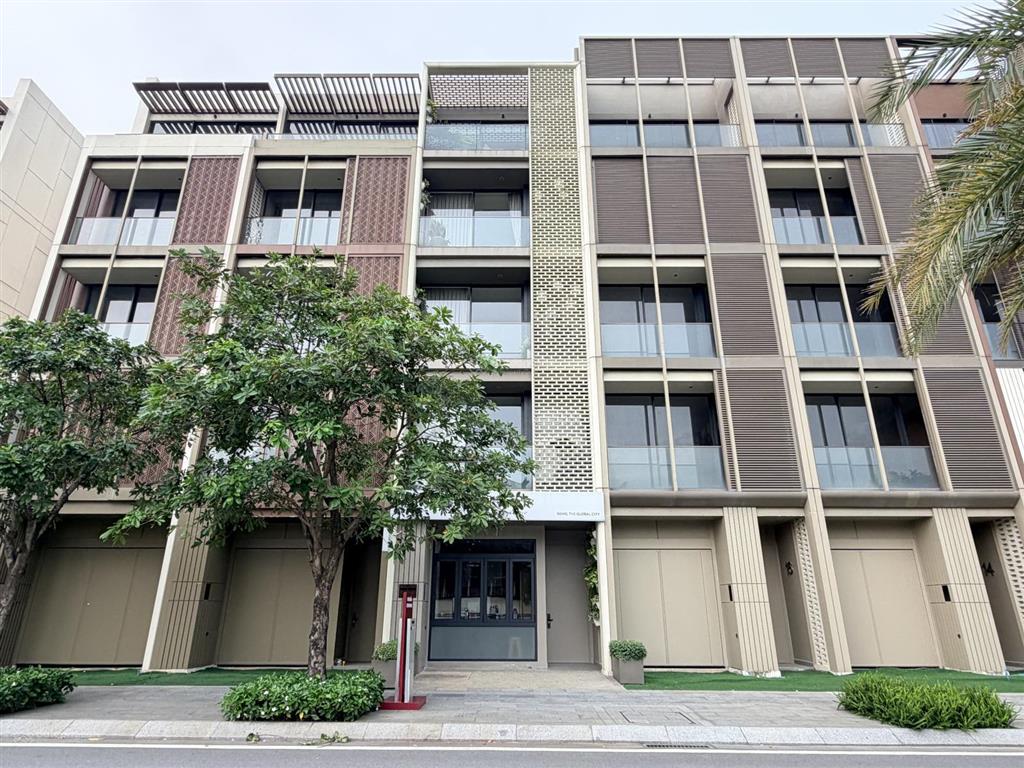 Giảm mạnh 17 tỷ từ giá mua 46 tỷ. bán nhà phố phân khu soho của kđt global city. 5 tầng full nt