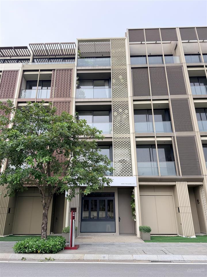 Giảm mạnh 17 tỷ từ giá mua 46 tỷ. bán nhà phố phân khu soho của kđt global city. 5 tầng full nt
