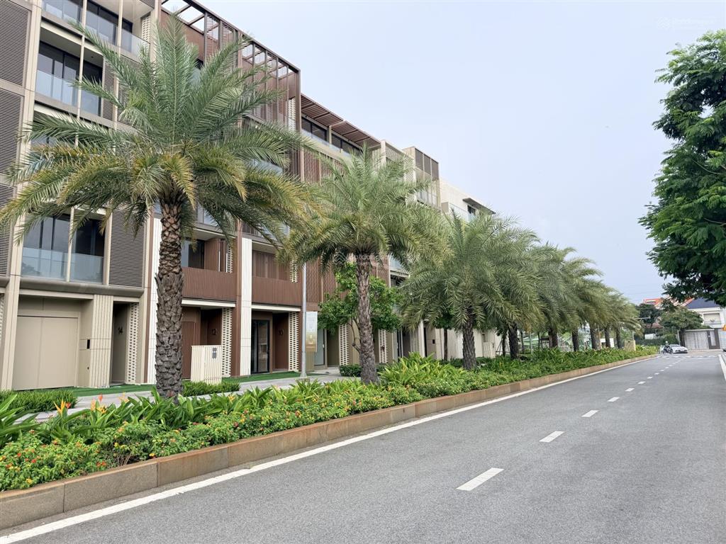 Giảm mạnh 17 tỷ từ giá mua 46 tỷ. bán nhà phố phân khu soho của kđt global city. 5 tầng full nt